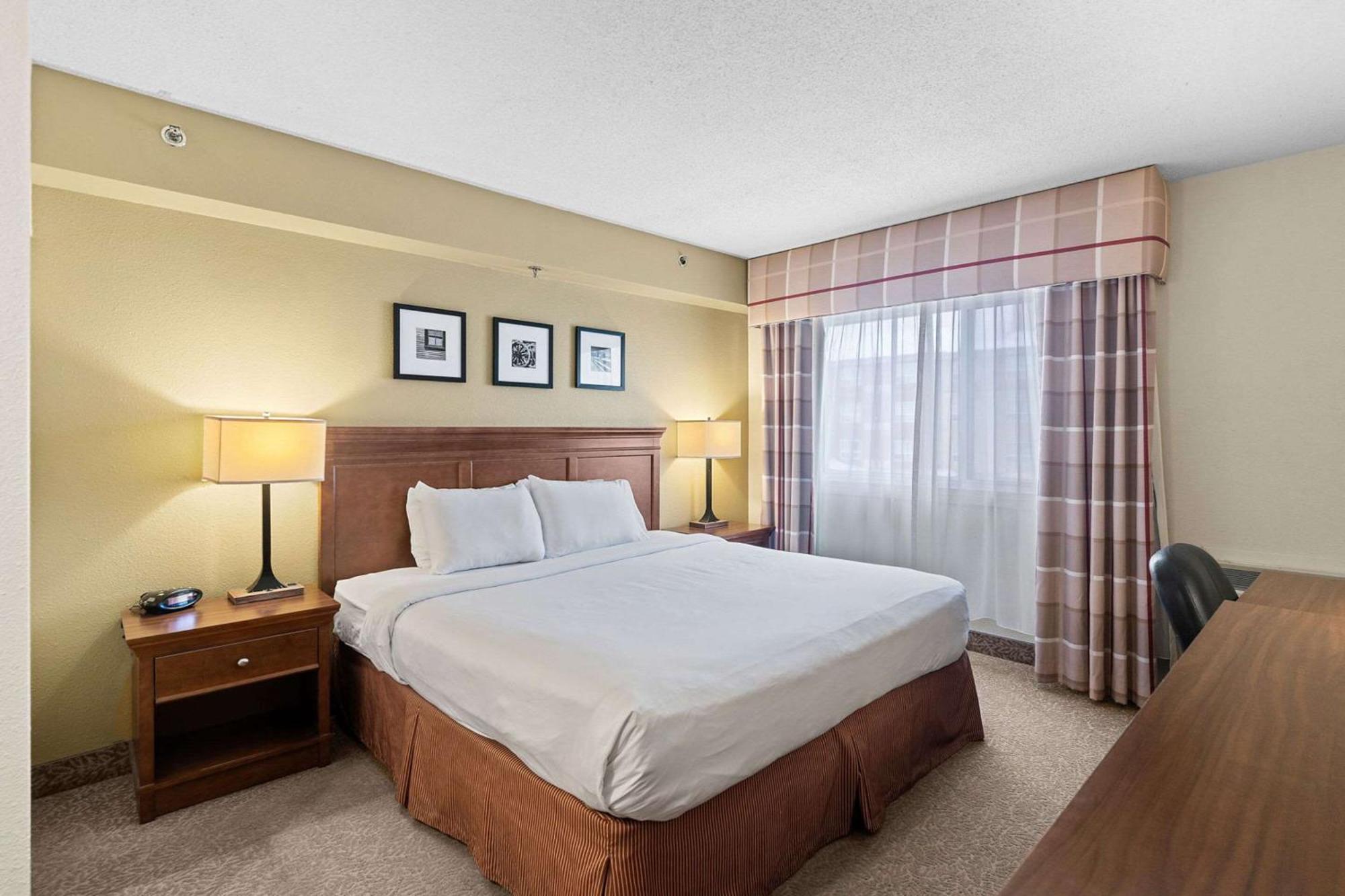 Country Inn & Suites By Radisson, Saskatoon, Sk Exterior photo